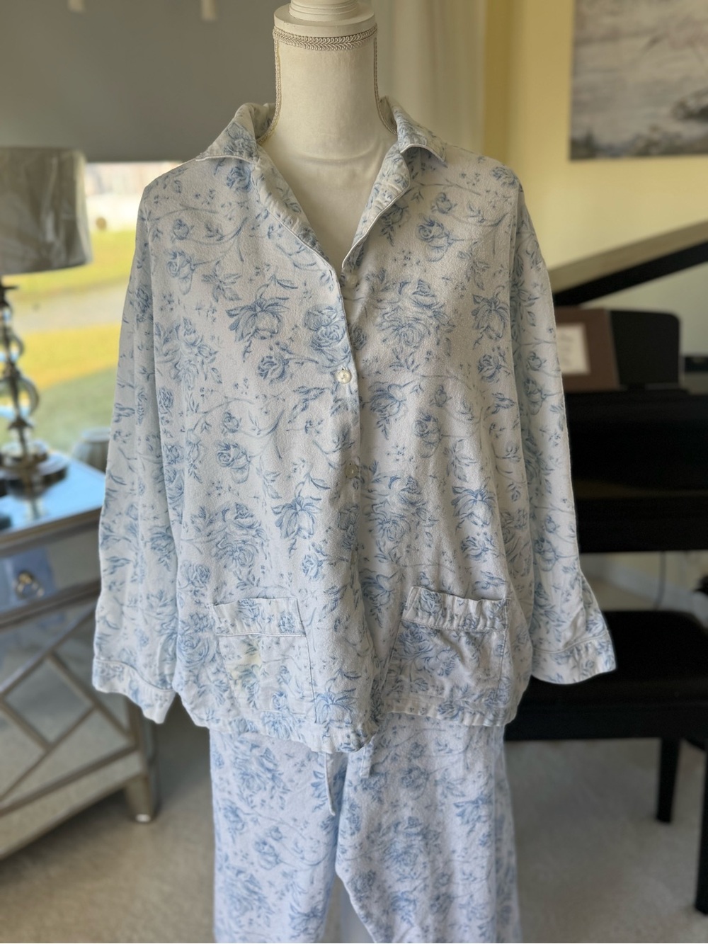 Lanz of Salzburg blue and white floral 2 Peice pajama set pockets comfort cozy